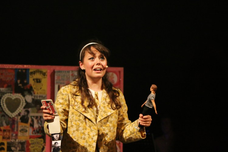 2nd Beautiful Girl in Shout