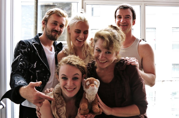 Cast of American Show