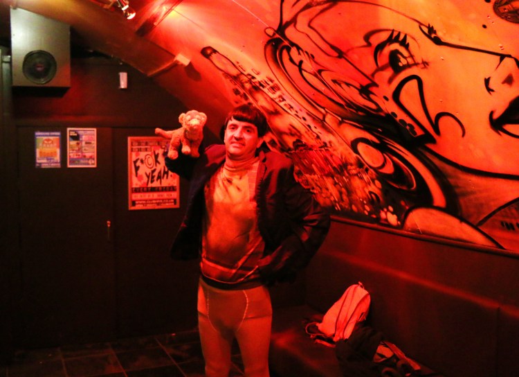 SJ Lady in back fuck ya