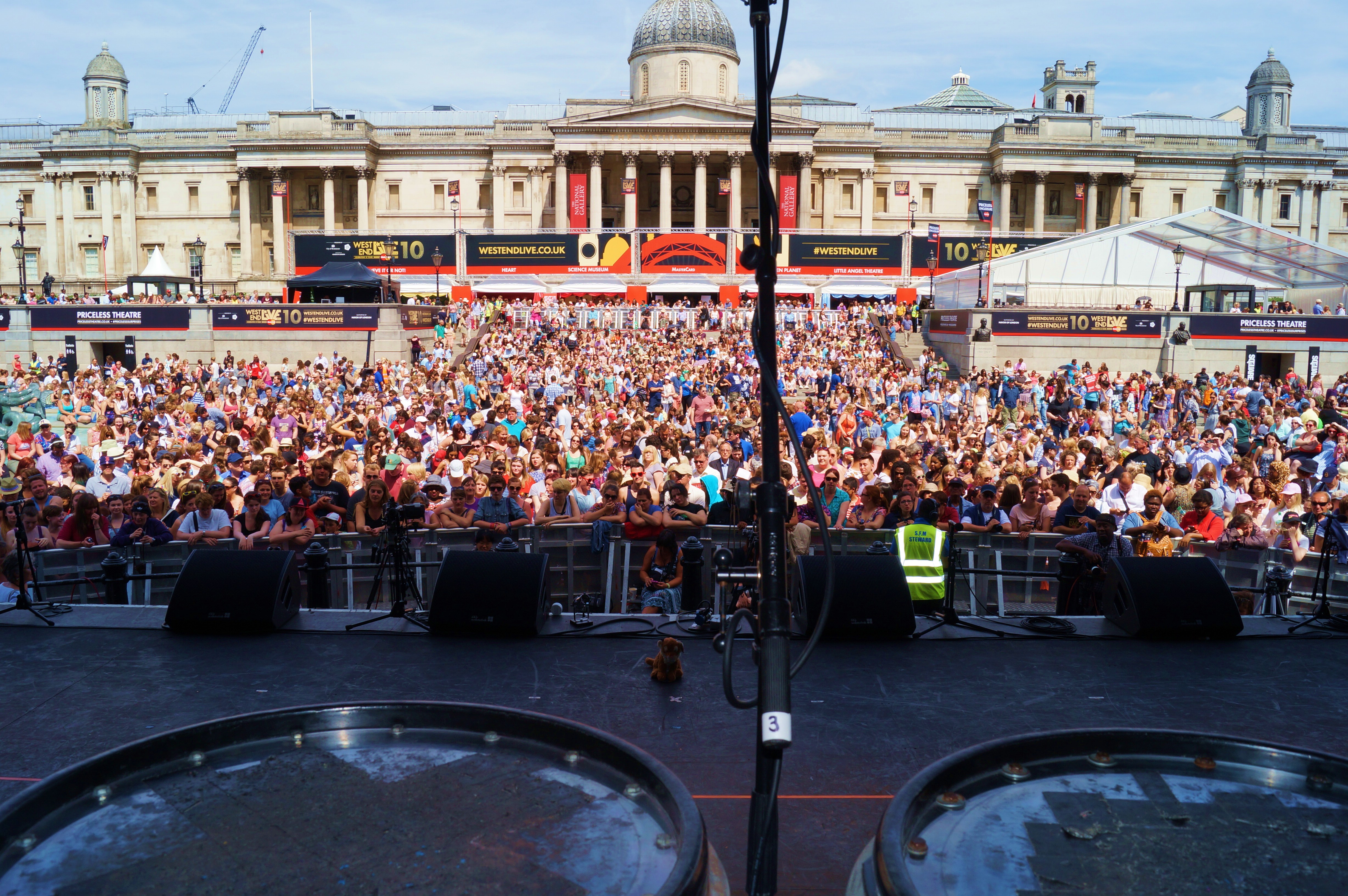 Trafalgar Square u look awesome